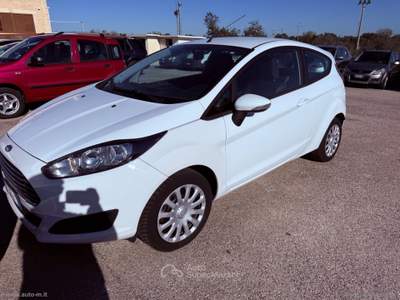 Ford Fiesta Fiesta 1.4 3p. Bz.- GPL Titanium Bianco usata San Michele Salentino