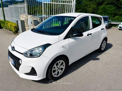 Hyundai i10 i10 1.0 MPI Classic MOTORE REVISIONATO Bianco usata Cava de' Tirreni