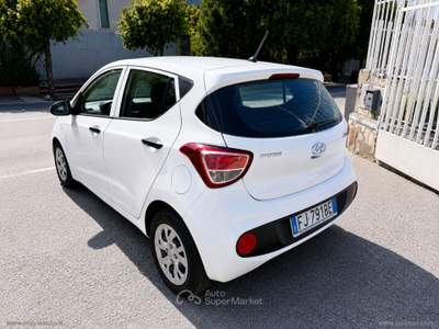 Hyundai i10 i10 1.0 MPI Classic MOTORE REVISIONATO Bianco usata Cava de' Tirreni