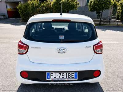 Hyundai i10 i10 1.0 MPI Classic MOTORE REVISIONATO Bianco usata Cava de' Tirreni