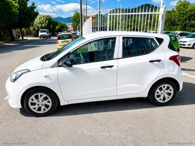 Hyundai i10 i10 1.0 MPI Classic MOTORE REVISIONATO Bianco usata Cava de' Tirreni