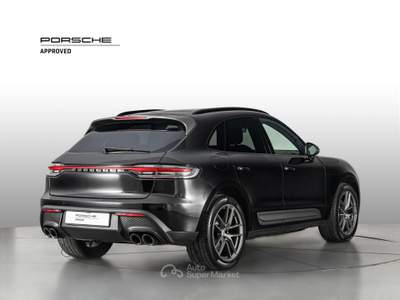 Porsche Macan T (MY24) Nero usata Parma