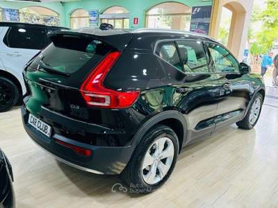 Volvo XC40 D3 Geartronic Momentum Nero usata Morano Calabro