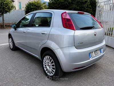 Fiat Grande Punto Grande Punto 1.4 77CV 5p. GAS METANO DYNAMIC NATURAL POWER Grigio usata Cava de' Tirreni