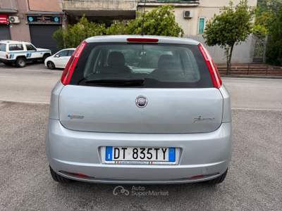 Fiat Grande Punto Grande Punto 1.4 77CV 5p. GAS METANO DYNAMIC NATURAL POWER Grigio usata Cava de' Tirreni