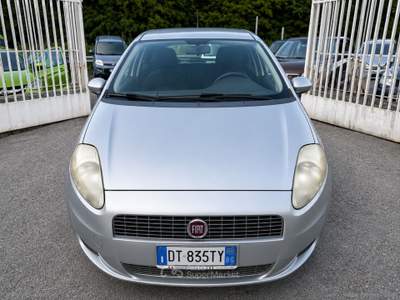 Fiat Grande Punto Grande Punto 1.4 77CV 5p. GAS METANO DYNAMIC NATURAL POWER Grigio usata Cava de' Tirreni