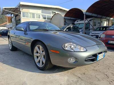 Jaguar XK 4.2 Coupé Grigio usata Lomazzo