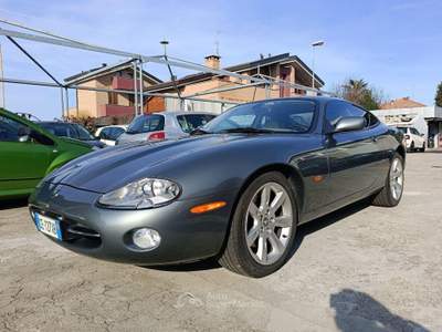 Jaguar XK 4.2 Coupé Grigio usata Lomazzo