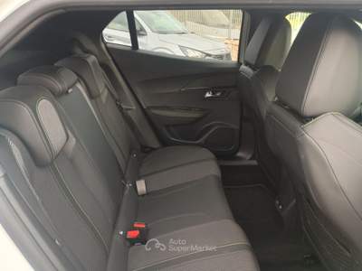 Peugeot 2008 1.5 BlueHDi 130cv EAT8 GT Bianco usata Monopoli