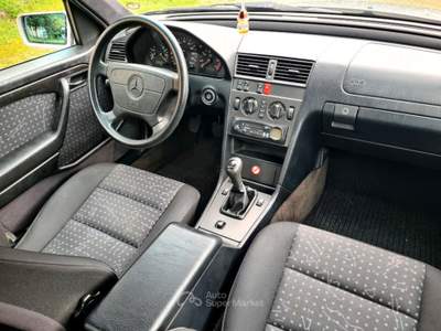 Mercedes-Benz Classe C Diesel 200.000km storica Argento usata Cogollo del Cengio