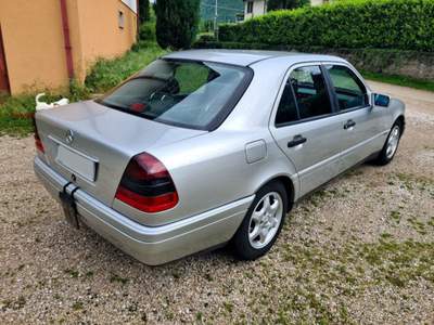 Mercedes-Benz Classe C Diesel 200.000km storica Argento usata Cogollo del Cengio