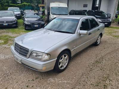 Mercedes-Benz Classe C Diesel 200.000km storica Argento usata Cogollo del Cengio