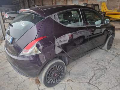 Lancia Ypsilon andrea 3316824798 Lilla usata Longiano