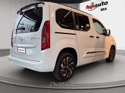 Toyota Proace Proace City Verso 1.2P 110cv S&S L1 D Executive Bianco usata Bra