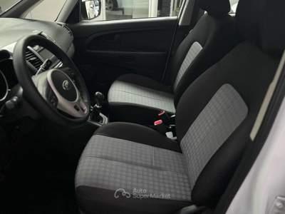 Kia Venga 1.4 CVVT Active Bianco usata Pesaro