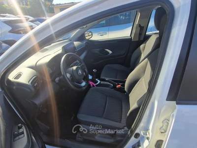 Toyota Yaris 1.0 72 CV 5p. Active Bianco usata Jerago con Orago