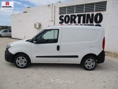 Fiat Doblò DOBLO CARGO 1.3 M.JET PROF.90cv Bianco usata Vittoria