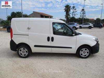 Fiat Doblò DOBLO CARGO 1.3 M.JET PROF.90cv Bianco usata Vittoria
