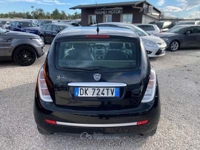 Lancia Ypsilon Oro Giallo UNICO PROPIETARIO NEOPATENTATI Nero usata Corato