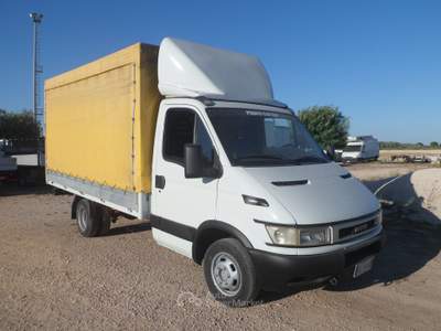 Iveco Daily 35c12 centinato Bianco usata San Michele Salentino