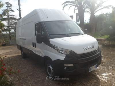Iveco Daily 35s16 furgone maxi volume Bianco usata San Michele Salentino