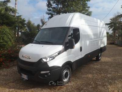 Iveco Daily 35s16 furgone maxi volume Bianco usata San Michele Salentino