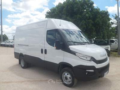 Iveco Daily 35c16 furgone medio alto Bianco usata San Michele Salentino