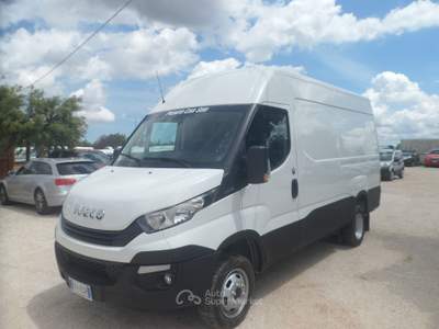Iveco Daily 35c16 furgone medio alto Bianco usata San Michele Salentino