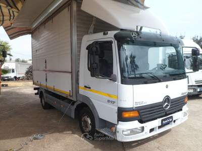 Mercedes-Benz Atego 75-817 furgonatura negozio Bianco usata San Michele Salentino