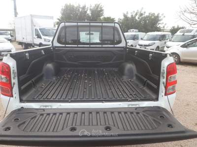 Mitsubishi L200 pick-up 4x4 Bianco usata San Michele Salentino