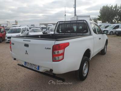Mitsubishi L200 pick-up 4x4 Bianco usata San Michele Salentino