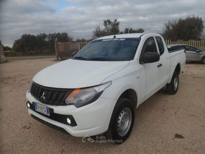 Mitsubishi L200 pick-up 4x4 Bianco usata San Michele Salentino