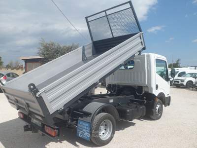 Nissan Cabstar ribaltabile trilaterale Bianco usata San Michele Salentino