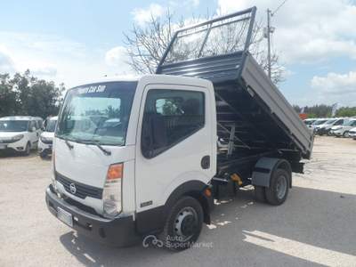 Nissan Cabstar ribaltabile trilaterale Bianco usata San Michele Salentino