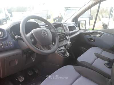 Opel Vivaro furgone doppia porta Rosso usata San Michele Salentino