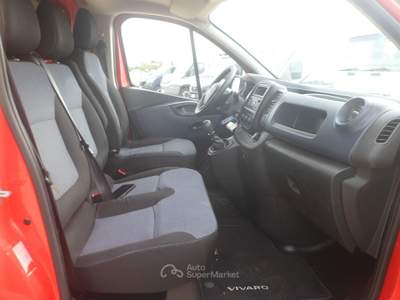 Opel Vivaro furgone doppia porta Rosso usata San Michele Salentino