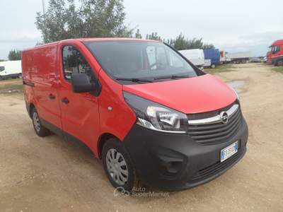 Opel Vivaro furgone doppia porta Rosso usata San Michele Salentino