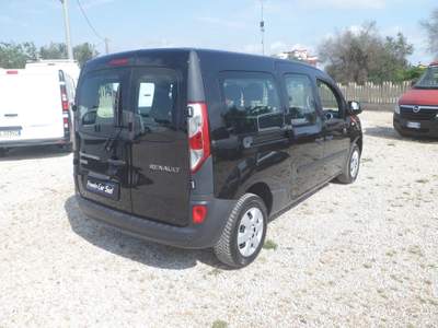 Renault Kangoo maxi 5 posti autovettura Nero usata San Michele Salentino