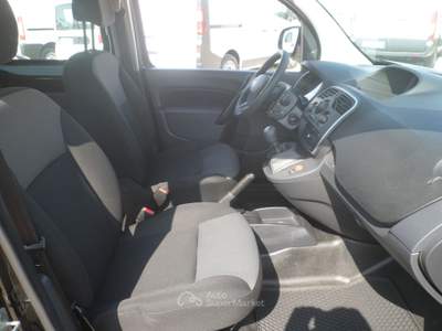 Renault Kangoo maxi 5 posti autovettura Nero usata San Michele Salentino