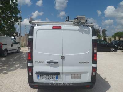 Renault Trafic furgone attrezzato Bianco usata San Michele Salentino