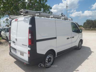 Renault Trafic furgone attrezzato Bianco usata San Michele Salentino