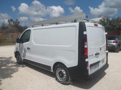 Renault Trafic furgone attrezzato Bianco usata San Michele Salentino