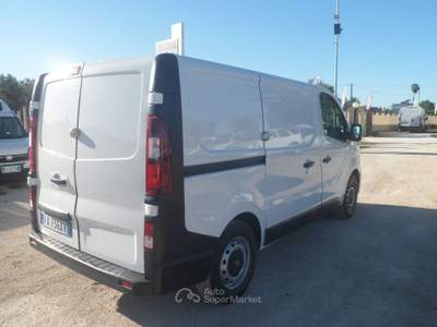 Renault Trafic furgone Bianco usata San Michele Salentino