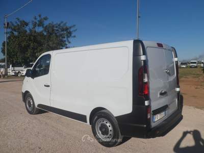 Renault Trafic furgone Bianco usata San Michele Salentino