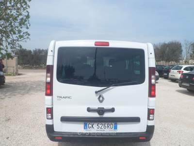 Renault Trafic 9 posti maxi Bianco usata San Michele Salentino