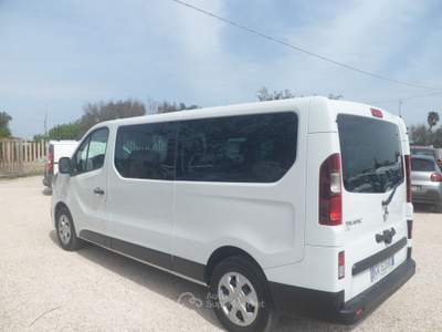 Renault Trafic 9 posti maxi Bianco usata San Michele Salentino