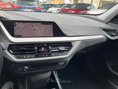 BMW Serie 1 116d 116d Business Advantage auto Bianco usata Sassano