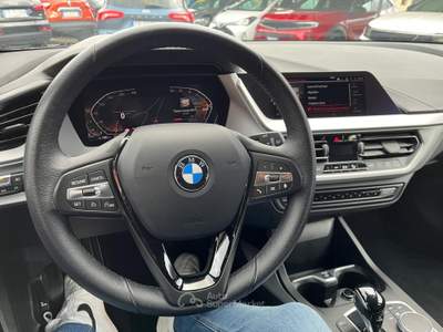 BMW Serie 1 116d 116d Business Advantage auto Bianco usata Sassano