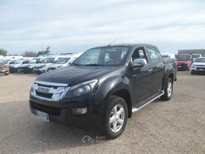Isuzu D-Max pick-up 4x4 Nero usata San Michele Salentino