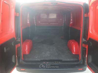 Opel Vivaro furgone maxi Rosso usata San Michele Salentino